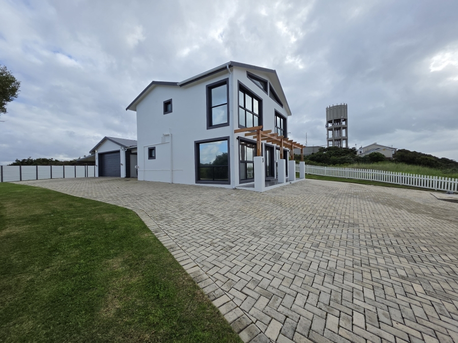 4 Bedroom Property for Sale in Paradise Beach Eastern Cape